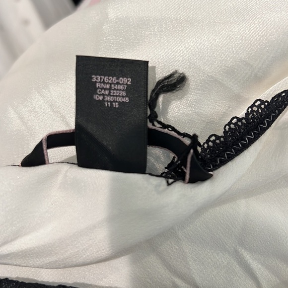 VICTORIA’S SECRET NEW WHITE & BLACK CAMISOLE size small - Picture 11 of 12